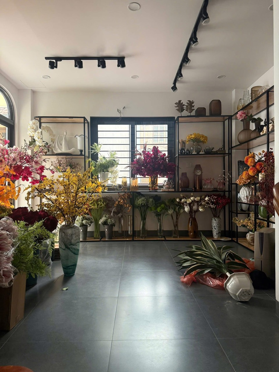 NHÀ ĐẸP ĐẠI LA - 5 TẦNG KIÊN CỐ, 2 MẶT NGÕ, LÔ GÓC 3 THOÁNG, BA GÁC ĐỖ CỬA, 10M OTO - GIÁ 7.5 TỶ - Ảnh 2