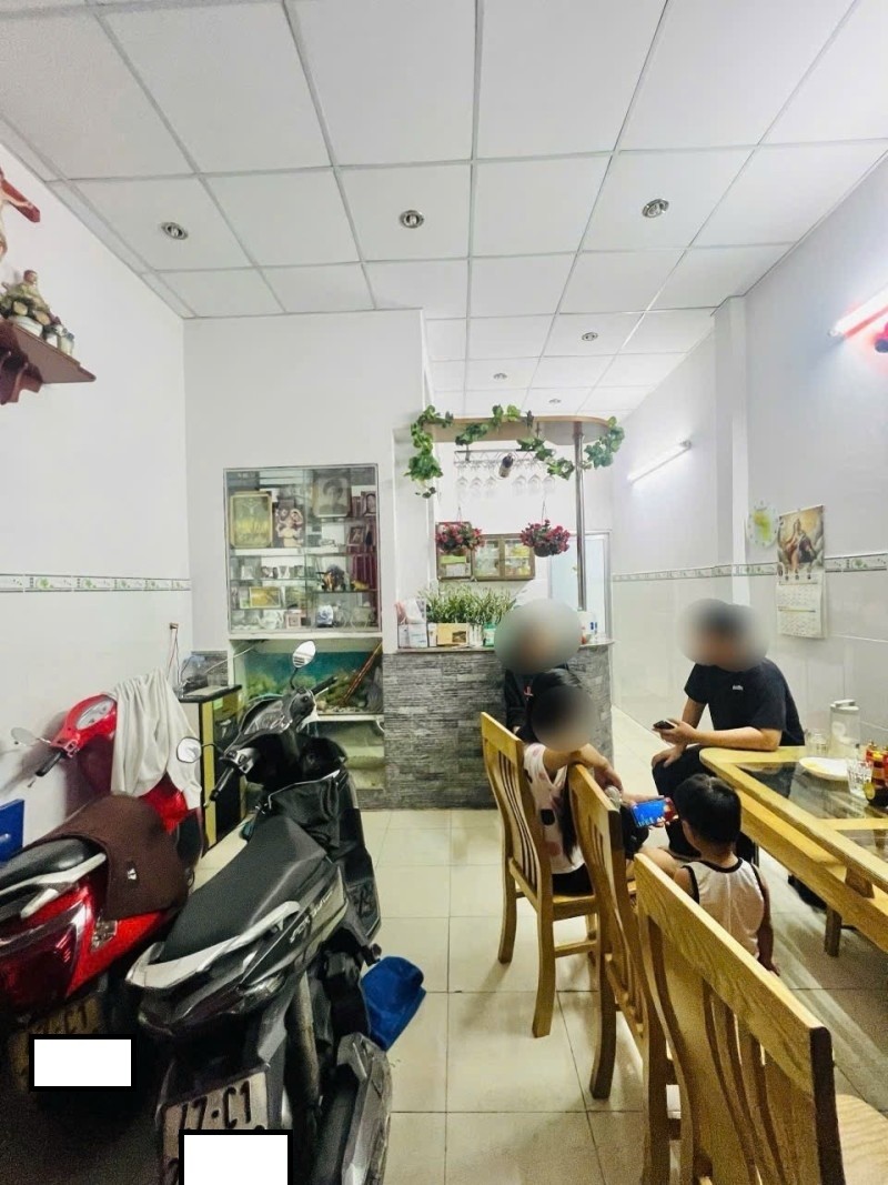 Bán Nhà 50m²  Đường Lê Sát, Quận Tân Phú, sát mặt tiền - Ảnh 1