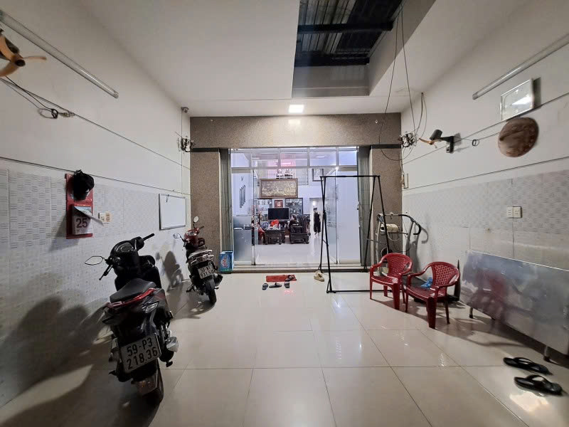Bán nhà Mặt tiền Quách Hữu Nghiêm - ngay Lũy Bán Bích, 5x25m, Trệt + lửng, 12.8 tỷ. - Ảnh 1