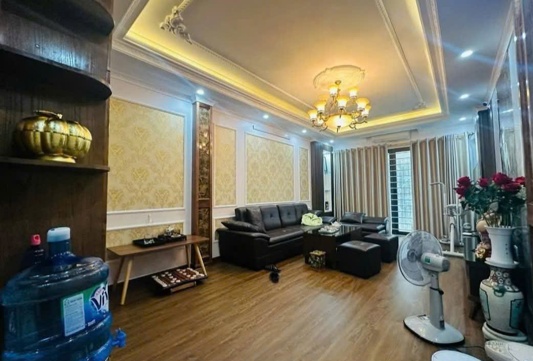BÁN NHÀ LÔ GÓC TRẦN DUY HƯNG, DÂN XÂY 51M2, 6T THANG MÁY, ÔTÔ VÀO NHÀ, 17 TỶ HƠN - Ảnh chính