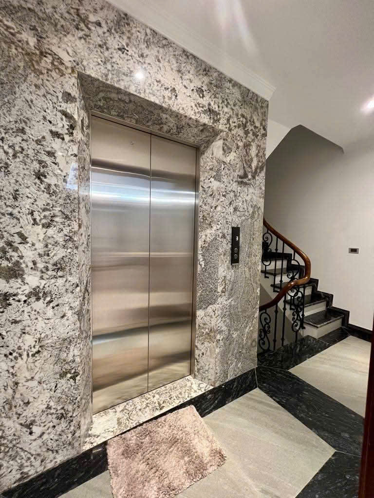 BÁN NHÀ LÔ GÓC TRẦN DUY HƯNG, DÂN XÂY 51M2, 6T THANG MÁY, ÔTÔ VÀO NHÀ, 17 TỶ HƠN - Ảnh 2