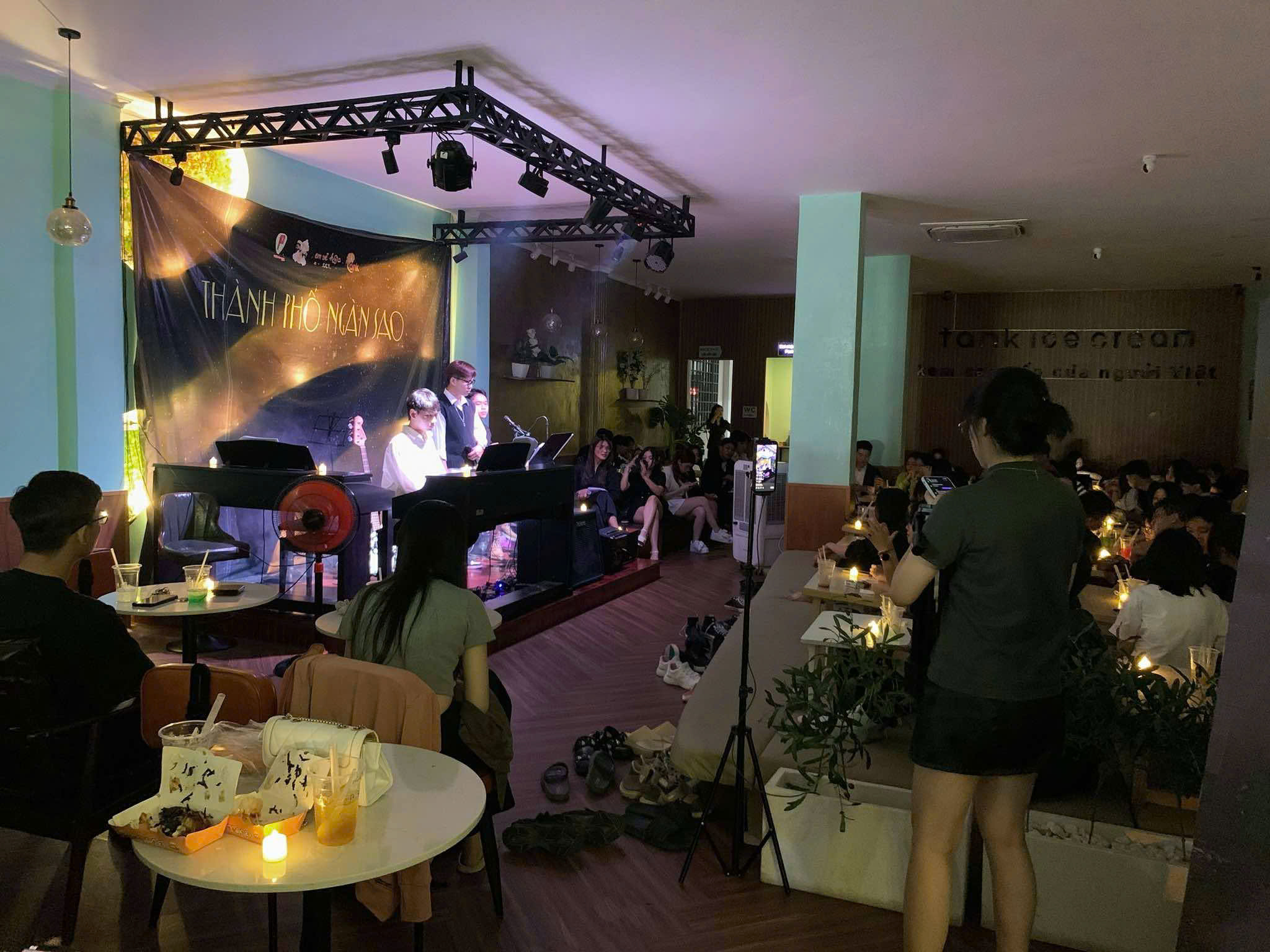 Cần sang quán Caffe 3 Tầng Hoàng Diệu 2 - Thủ Đức - Ảnh 2