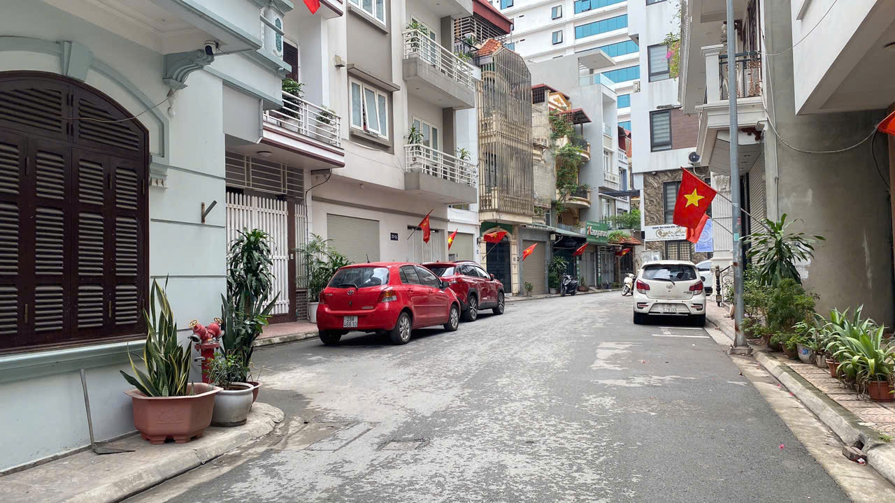 NHÀ MỚI DÂN XÂY KHU PHÂN LÔ NGUYỄN VĂN CỪ 38M, 7T, MT4M, THANG MÁY, GARA, FULL NỘI THẤT - Ảnh 1