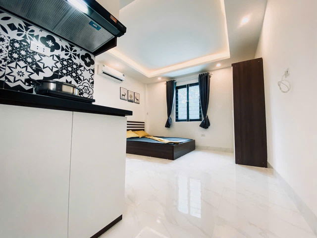 BÁN CĂN HỘ CHO THUÊ 13 PHÒNG KHÉP KÍN  Đường Láng 63m2, 5 tầng mặt tiền 4.05m, 16 tỷ Đống Đa. - Ảnh 1