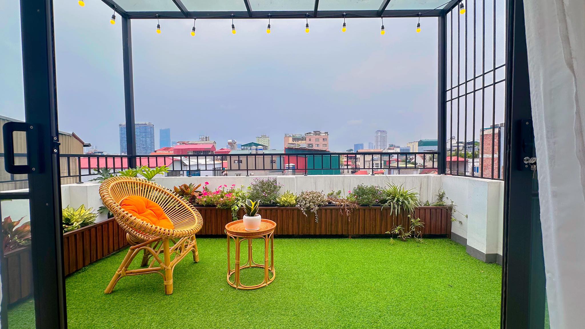 Bán CCMN 75m2 x 7Tầng, Thang máy, Vũ Ngọc Phan, Đống Đa, doanh thu 100tr/th. - Ảnh 1