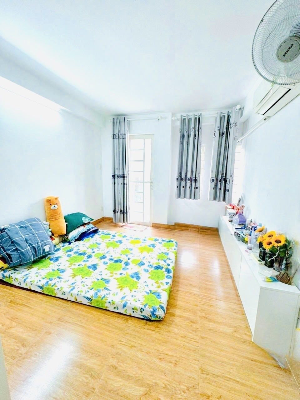 CHÍNH CHỦ CẦN BÁN GẤP NHÀ 4 TẦNG NGAY EMART 2- GÒ VAP -6 PHÒNG, DÒNG TIỀN 20triệu/tháng, HẺM XE - Ảnh 3