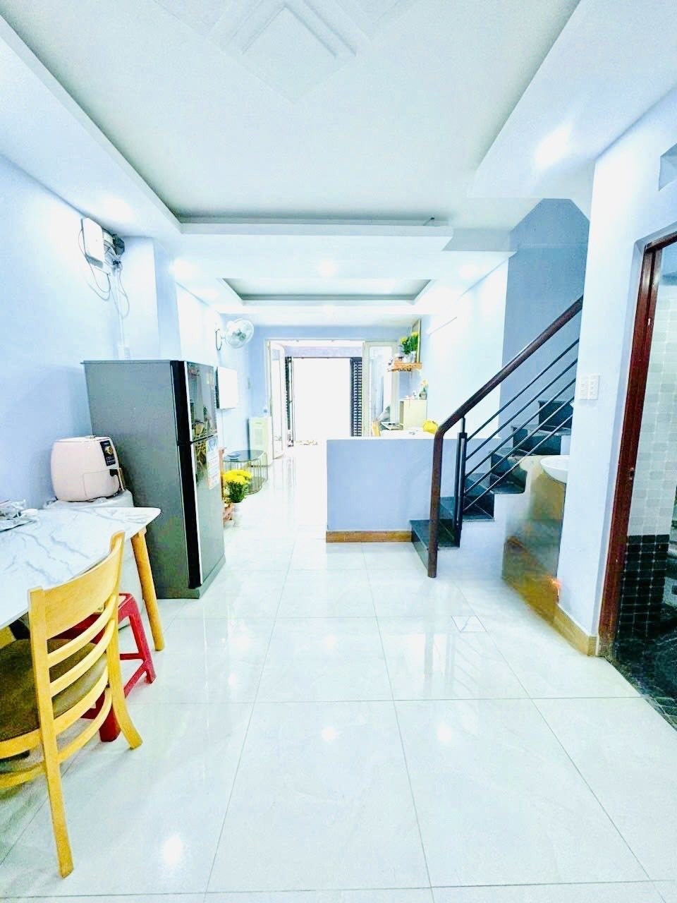 CHÍNH CHỦ CẦN BÁN GẤP NHÀ 4 TẦNG NGAY EMART 2- GÒ VAP -6 PHÒNG, DÒNG TIỀN 20triệu/tháng, HẺM XE - Ảnh chính