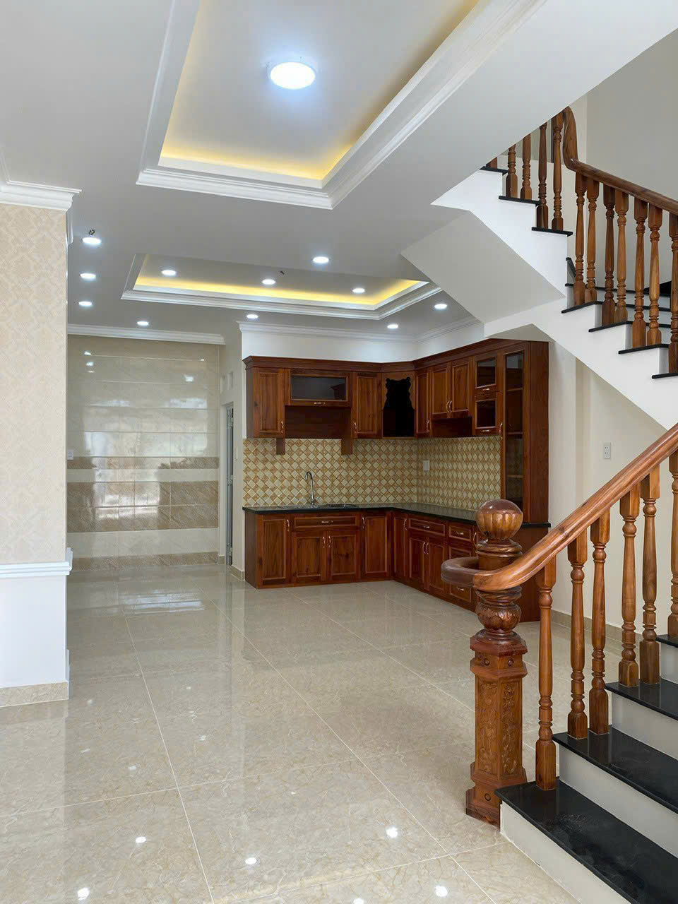 BÁN 2 CĂN NHÀ 3.5 TẦNG KHU ĐỒNG BỘ MẶT TIỀN 914 QUỐC LỘ 13, NGAY CHỢ ĐẦU MỐI THỦ ĐỨC - Ảnh 2