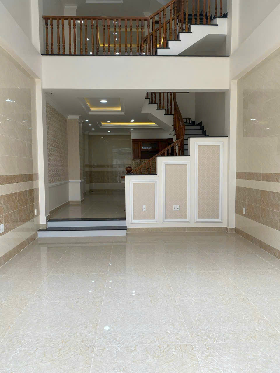 BÁN 2 CĂN NHÀ 3.5 TẦNG KHU ĐỒNG BỘ MẶT TIỀN 914 QUỐC LỘ 13, NGAY CHỢ ĐẦU MỐI THỦ ĐỨC - Ảnh 1