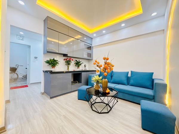 BÁN CĂN HỘ TẬP THỂ PHỐ NGUYỄN CHÍ THANH, ĐỐNG ĐA, SD 60M2, 2PN, FULL NỘI THẤT Ô TÔ ĐỖ – TIỆN ÍCH - Ảnh chính