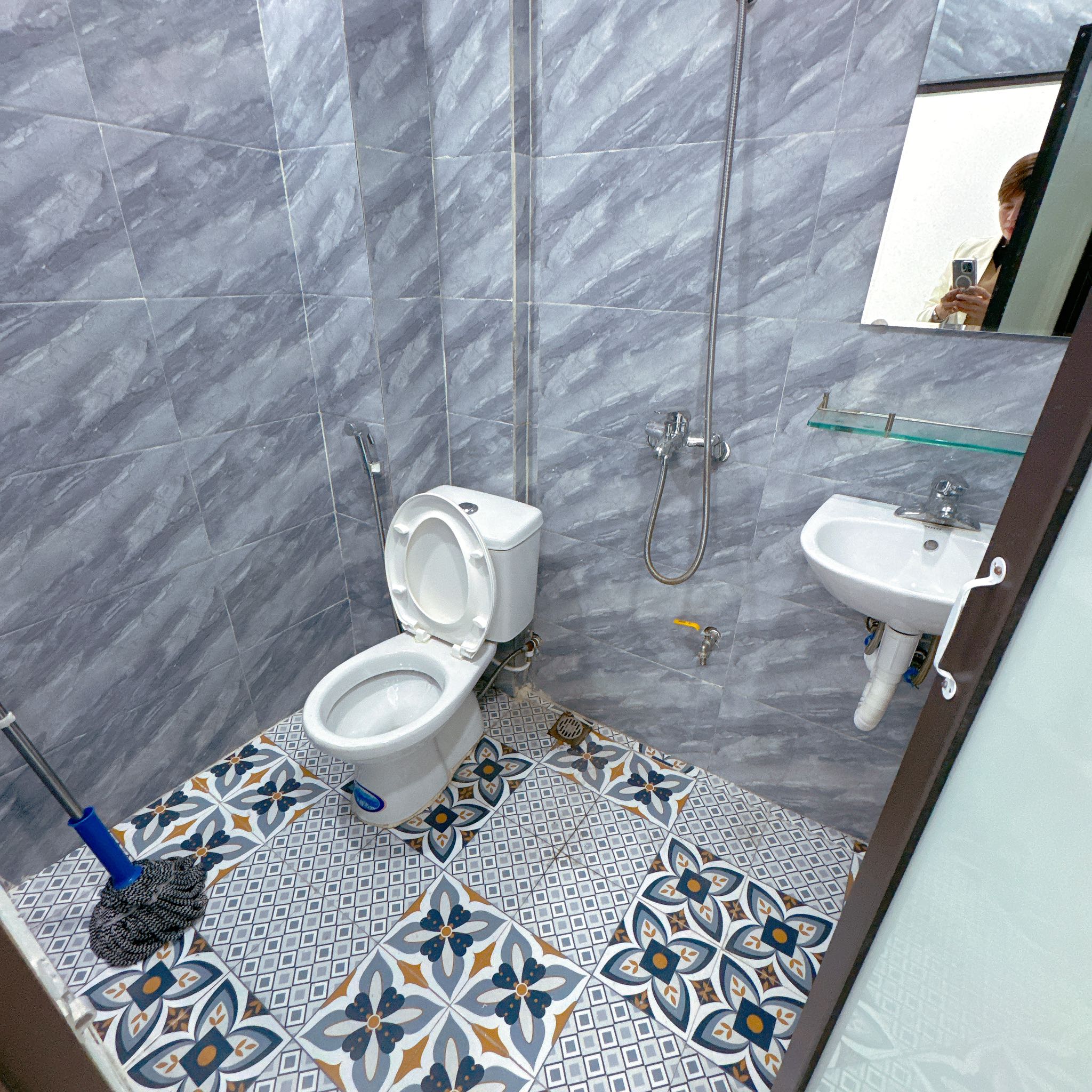 BÁN CĂN HỘ TẬP THỂ PHỐ NGUYỄN CHÍ THANH, ĐỐNG ĐA, SD 60M2, 2PN, FULL NỘI THẤT Ô TÔ ĐỖ – TIỆN ÍCH - Ảnh 4