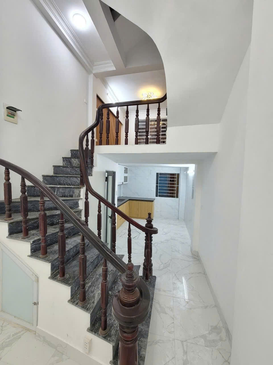 BÁN NHÀ PHỐ BẾ VĂN ĐÀN - 6 TẦNG - Ô TÔ CẠNH NHÀ - 1 NHÀ RA Ô TÔ TRÁNH - Ảnh 1