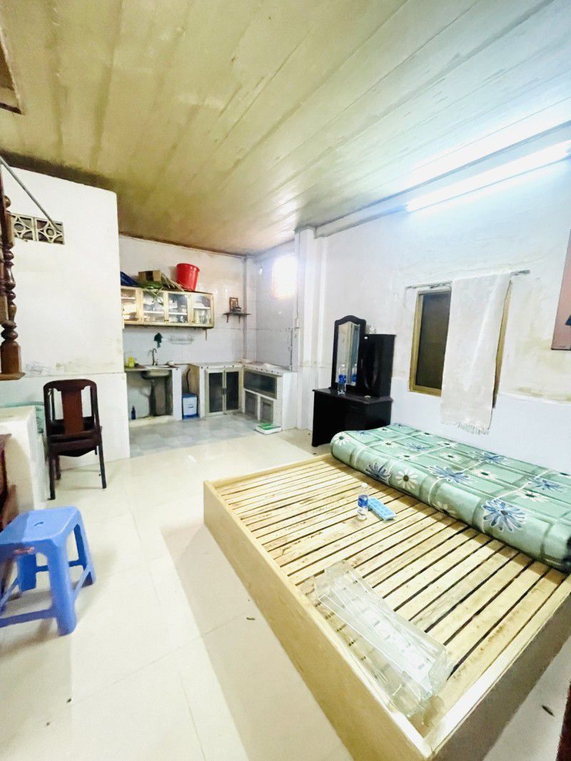GẦN MẶT TIỀN ĐƯỜNG- NGAY CHỢ BÀ CHIỂU -. SỔ VUÔNG A4 NỞ HẬU ĐẸP CÓ NHỈNH 4 TỶ - Ảnh 2