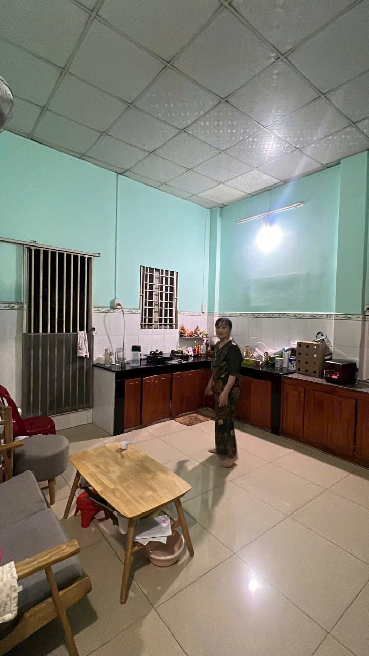 Cho Thuê nhà gần chợ 26, Khu Quân Đoàn 4, đường lớn, chỉ 5,5tr - Ảnh 1