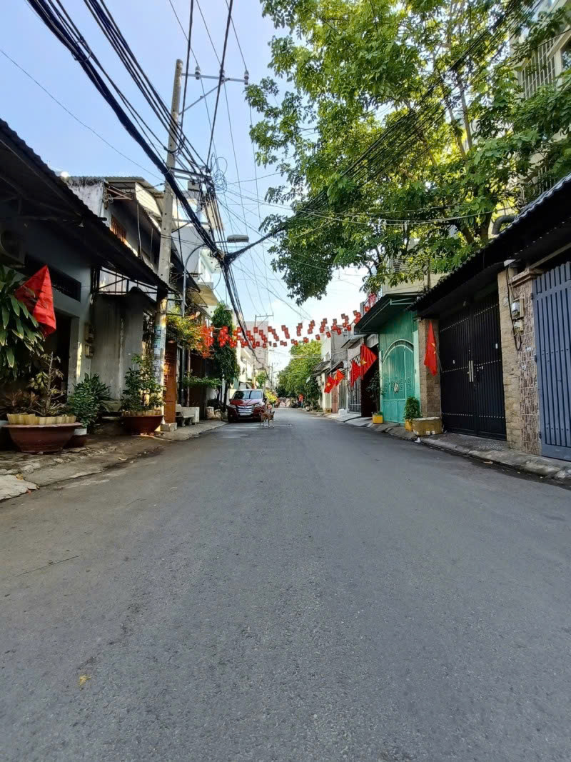 Bán nhà  Cấp 4, Hẻm 8m Lê Văn Quới - gần Hòa Bình, DT: 8x20m, tiện xây, giá 13.9 tỷ. - Ảnh chính