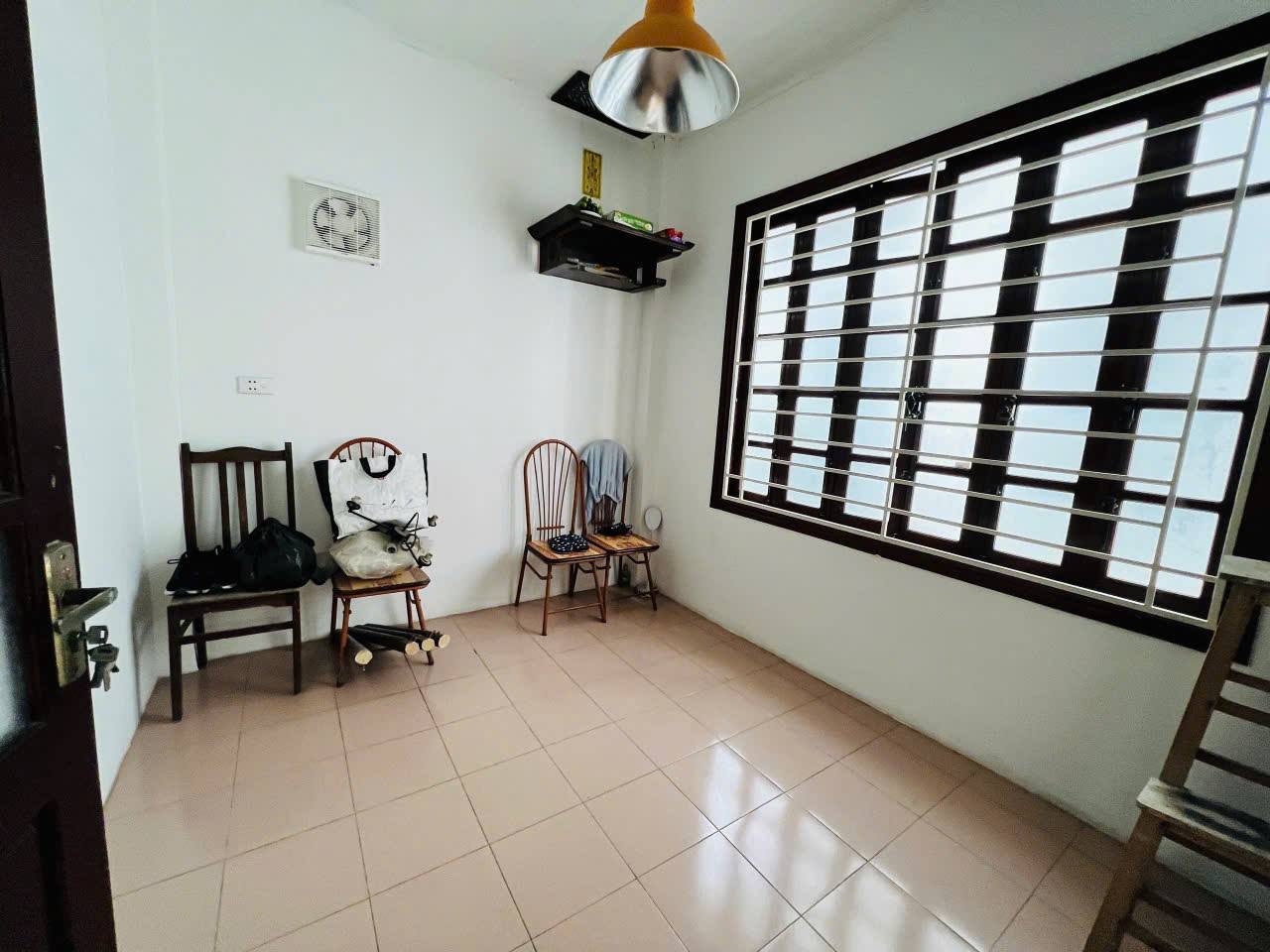 💥💥Ngõ to, Nhà dân xây Trần Thái Tông, Cầu Giấy 40m 4T, gần Ô tô, chỉ 8.8 Tỷ - Ảnh 2