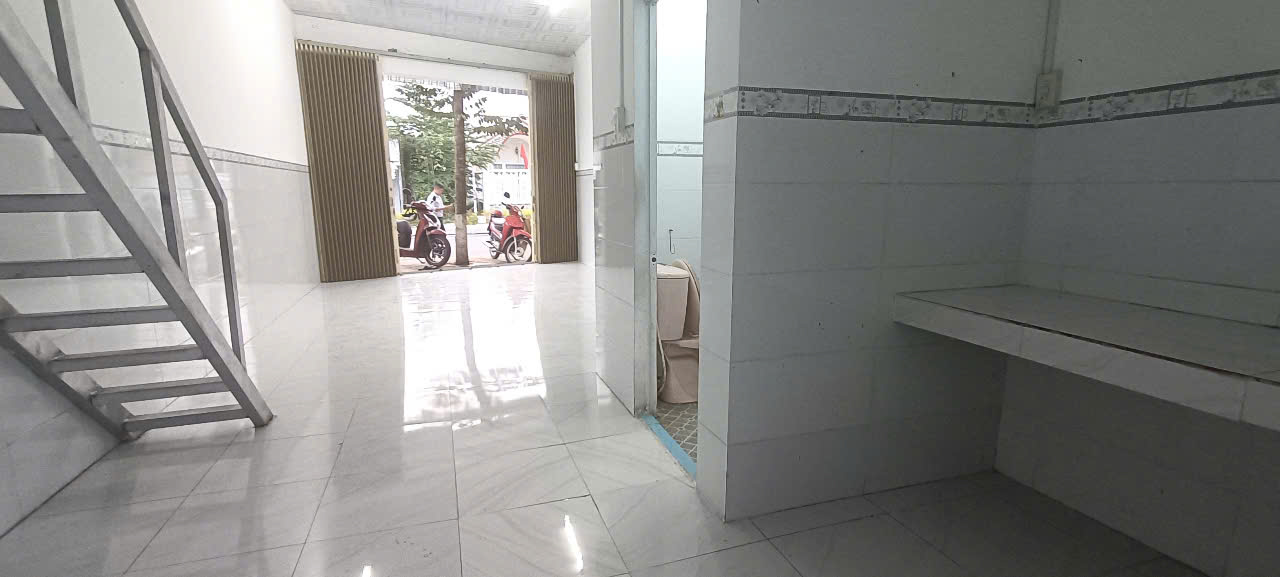 nhà 3,5 triệu 2 mặt tiền đường Huỳnh Phan Hộ thuận lợi cho việc kinh doanh - Ảnh 4