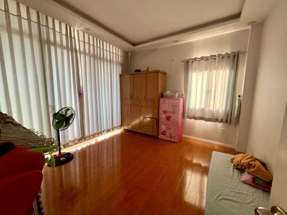 BÁN GẤP NHÀ 3 TẦNG LINH XUÂN – 90M² – HẺM Ô TÔ 7 CHỖ – GIÁ TỐT KHÓ TIN – DI CHUYỂN MỌI NƠI DỄ DÀNG - Ảnh chính