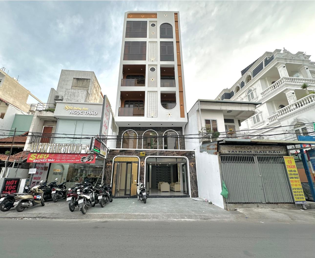 BÁN CCMN DOÃN KẾ THIỆN 100M2X8T, MT=6M, 28PKK, Ô TÔ TRÁNH,2.2 TỶ/NĂM~34.7 TỶ - Ảnh chính