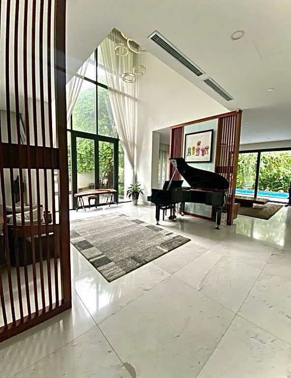 Bán biệt thự lô góc Hoa Sữa Vinhome Riverside Long Biên rộng 600m view sông có bể bơi - Ảnh chính
