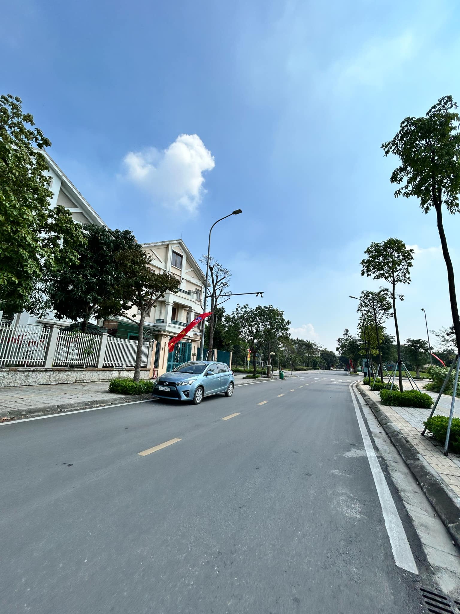Bán biệt thự khu đô thị Đặng Xá-Gia Lâm, 225m2,4 tầng 2 mặt tiền  view vườn hoa - Ảnh 3