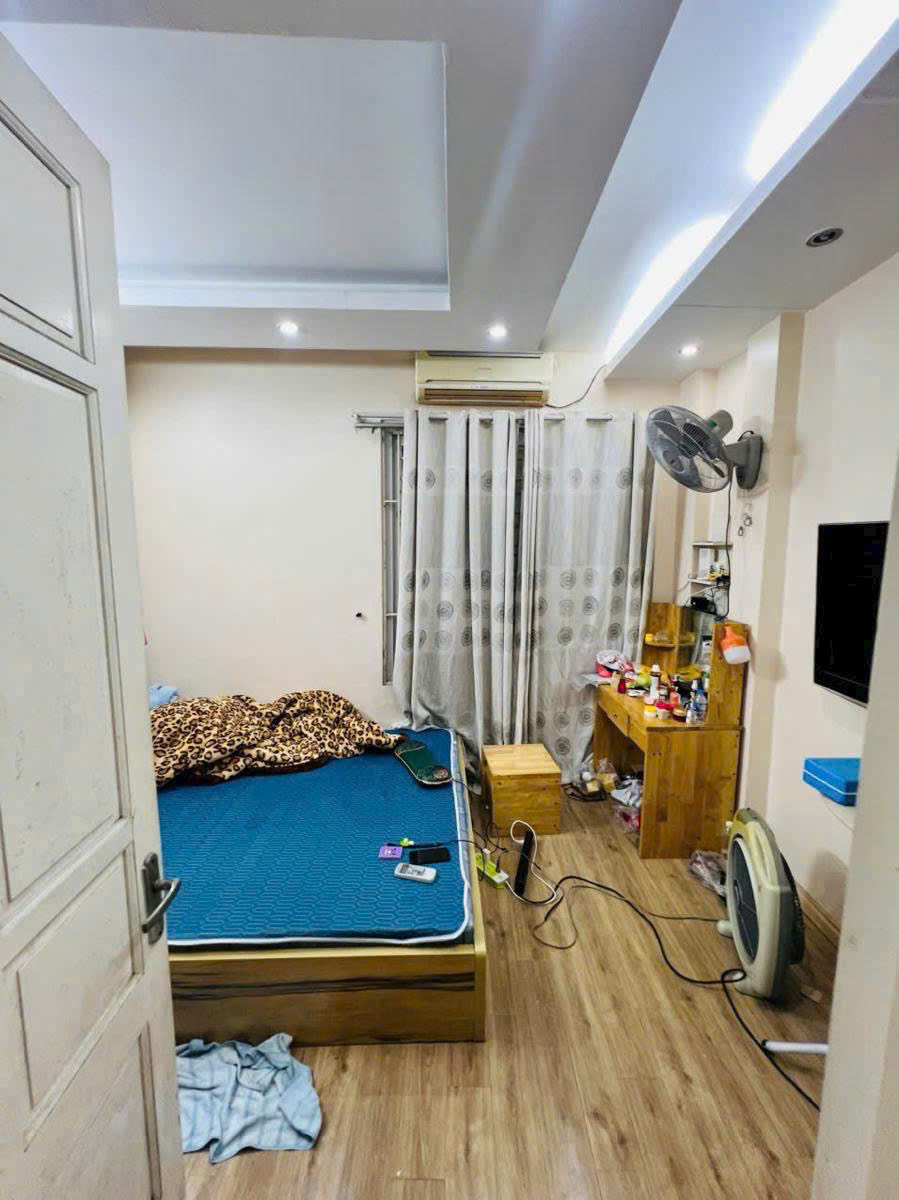Bán Nhà Phố Trung Liệt trung tâm Đống Đa DT 33m2 x 5 tầng MT 4.1m Giá 8.99 Tỷ - Ảnh 1