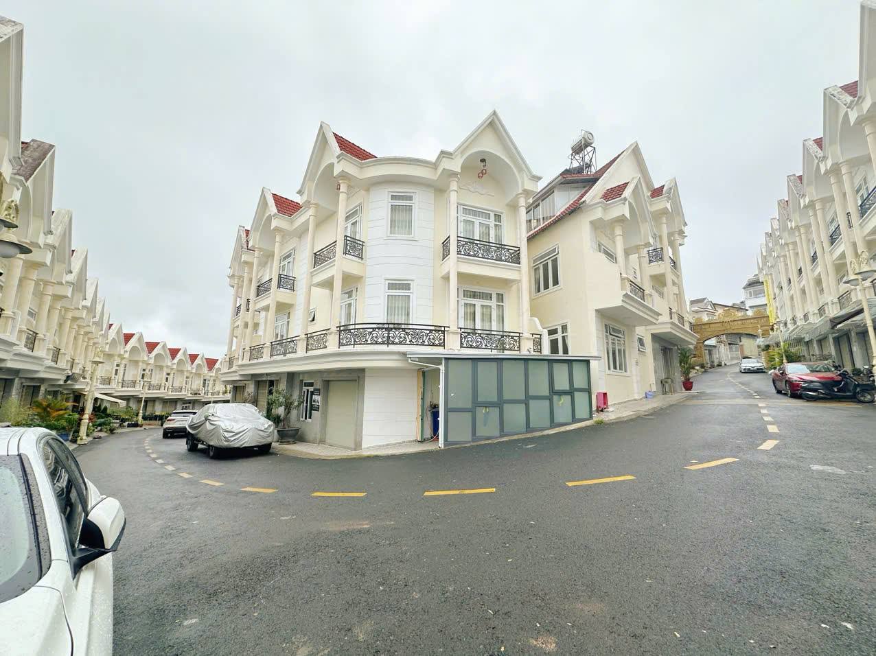 CHO THUÊ HOMESTAY FULL NỘI THẤT KHU GOLDEN HILLS P4 TP ĐÀ LẠT 15TR/THÁNG - Ảnh chính