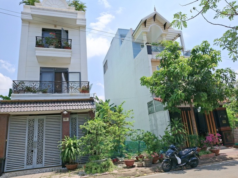 Bán đất KHU PHÂN LÔ Q9, Phân lô 5mx25m, phù hợp xây nhà cao tầng để ở hoặc CHDV cho thuê giá cao. - Ảnh 1