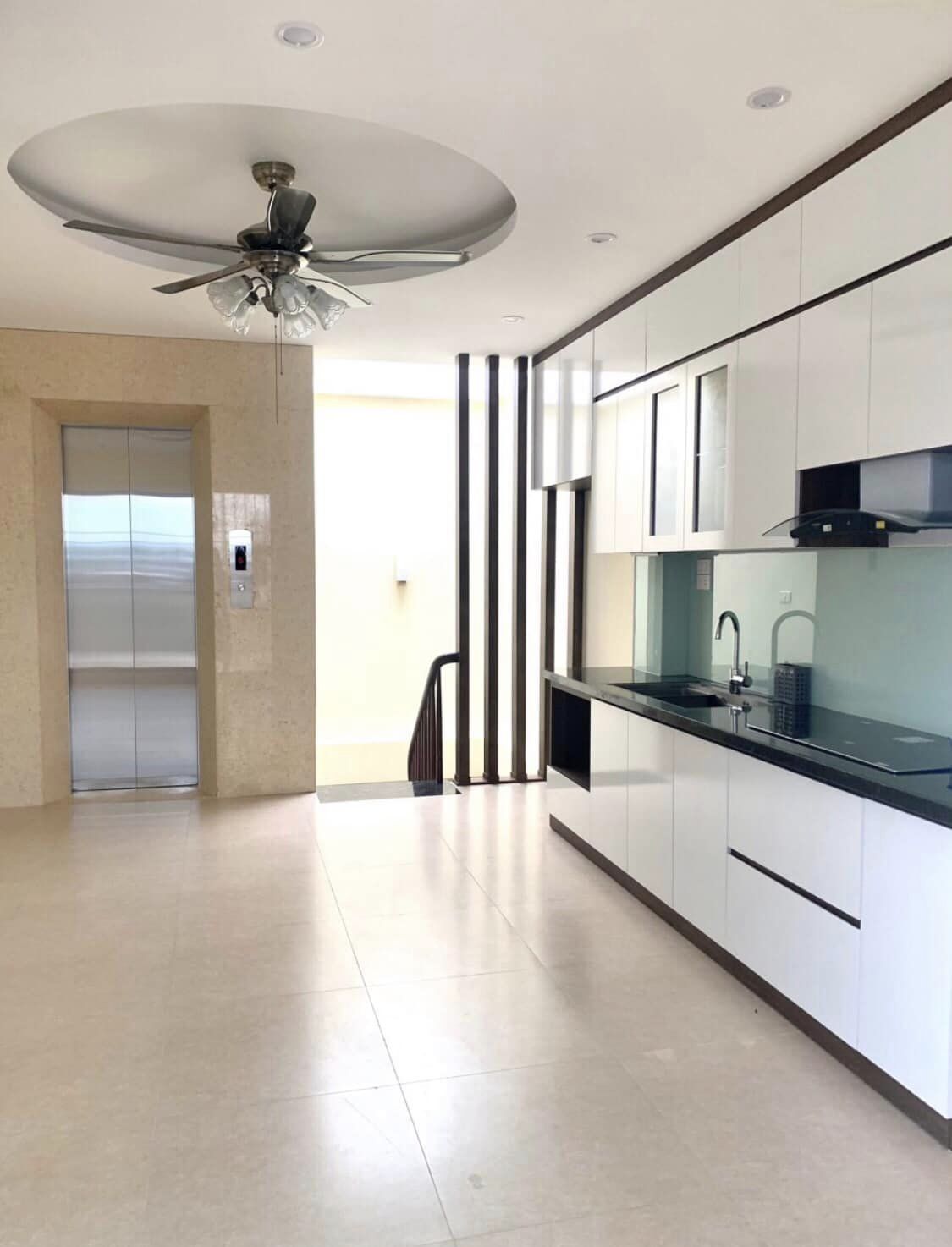 Bán nhà Khương Đình, DT 40m2 x 7T, MT 8m, thang máy - Ảnh chính