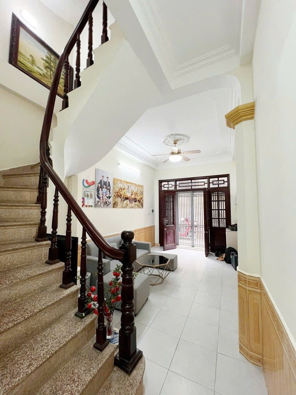 BÁN NHÀ PHÂN LÔ 93 HOÀNG VĂN THÁI - DT: 52x5T. MT: 5.3m. Ga ra oto - Ảnh 1