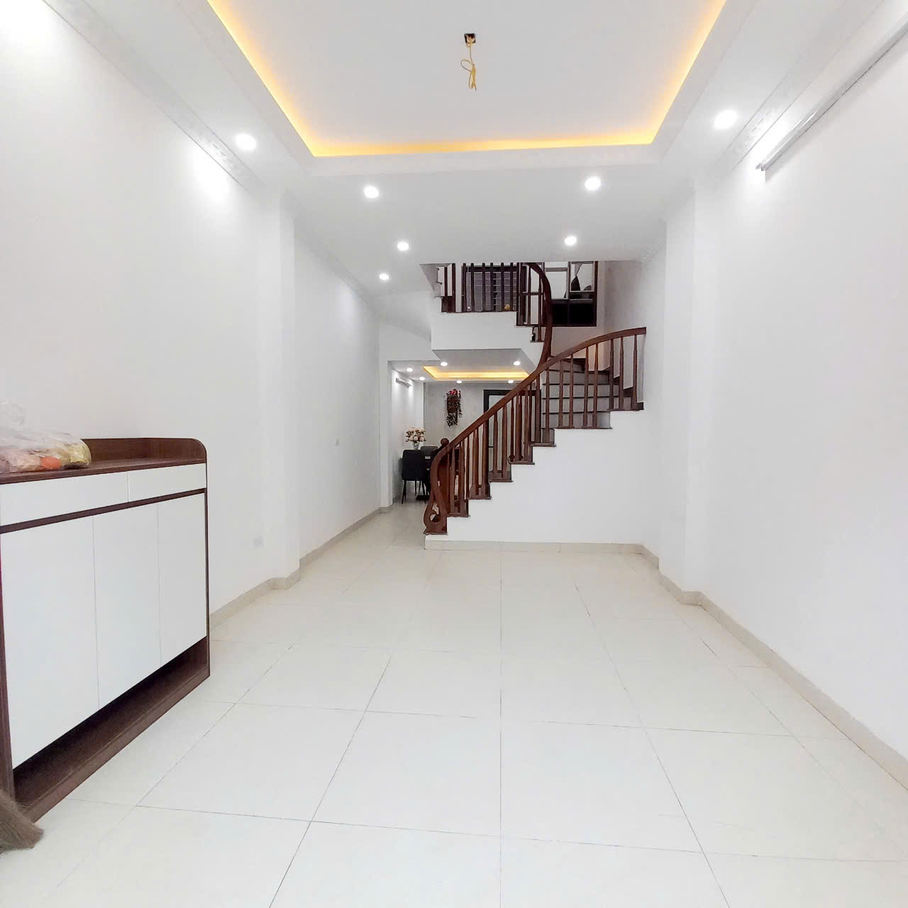 Nhà Vĩnh Quỳnh ngõ nông rộng, nằm vị trí trung tâm tiện ích ngập tràn 3,9 tỷ - Ảnh chính