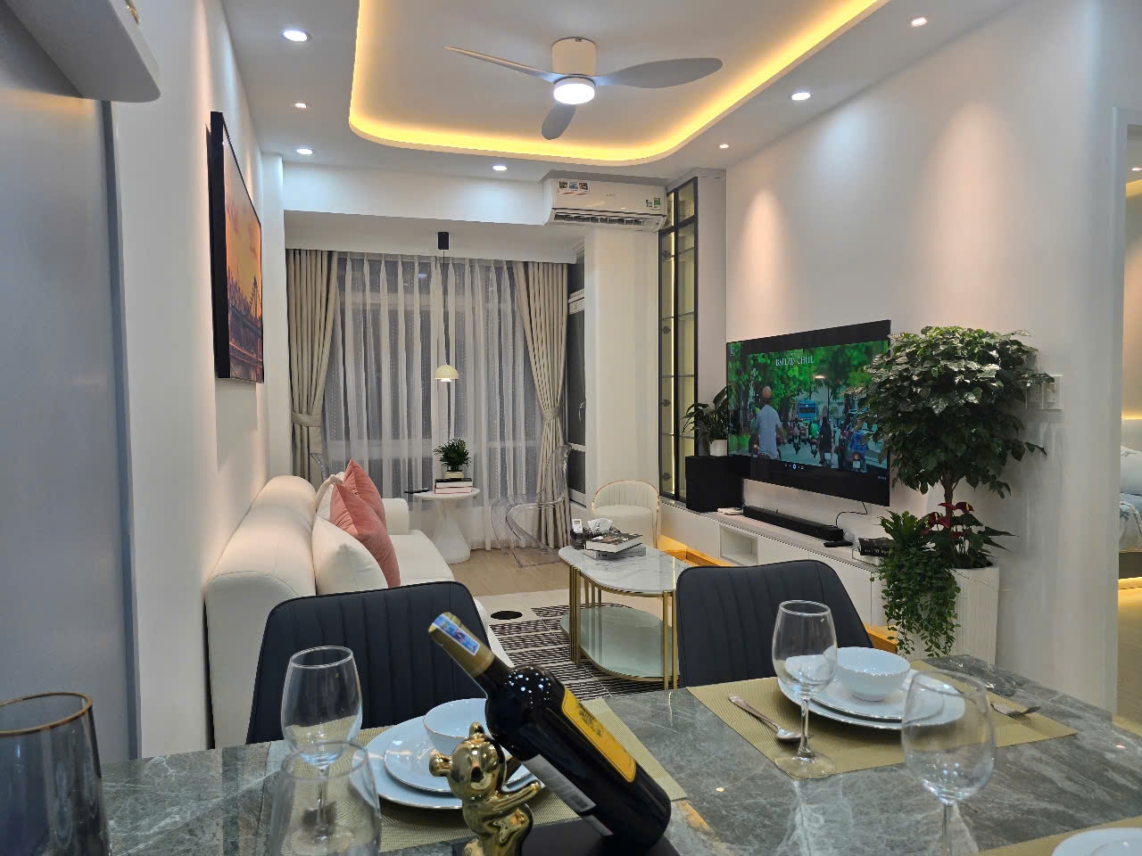 Cần bán nhanh căn hộ sky garden 3, PMH, Q7, DT 68,86m2, 2PN, nhà mới đẹp, giá chỉ 5 tỷ - Ảnh chính