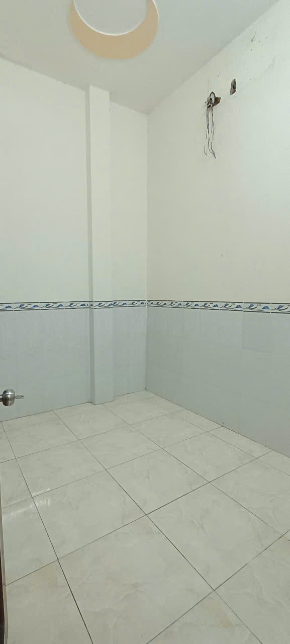 Nhà 8 triệu 2 phòng ngủ gần chợ An Khánh thuận lợi cho việc kinh doanh - Ảnh 2