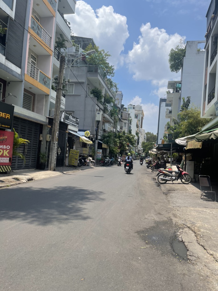 BÁN GẤP, KẸT TIỀN CẦN BÁN GẤP TẠI ĐƯỜNG Ba Tháng Hai Phường 14 Quận 10 TRUNG TÂM QUẬN 10 - HẺM XE - Ảnh chính