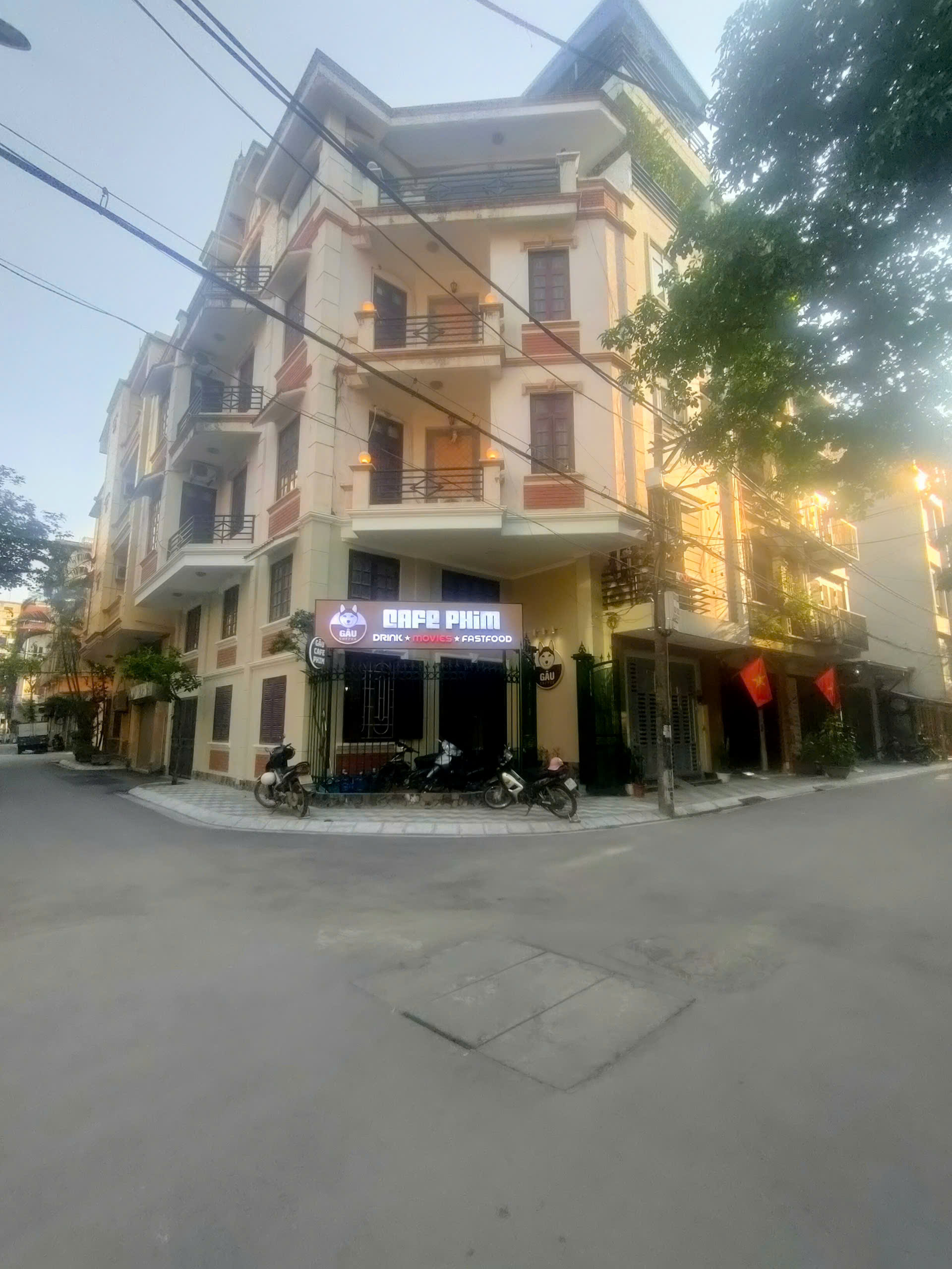 BÁN NHÀ PHÂN LÔ HOÀNG QUỐC VIỆT, LÔ GÓC, VỈA HÈ ÔTÔ TRÁNH, VIEW THOÁNG, 66M2 CHỈ 26 TỶ 800 - Ảnh chính