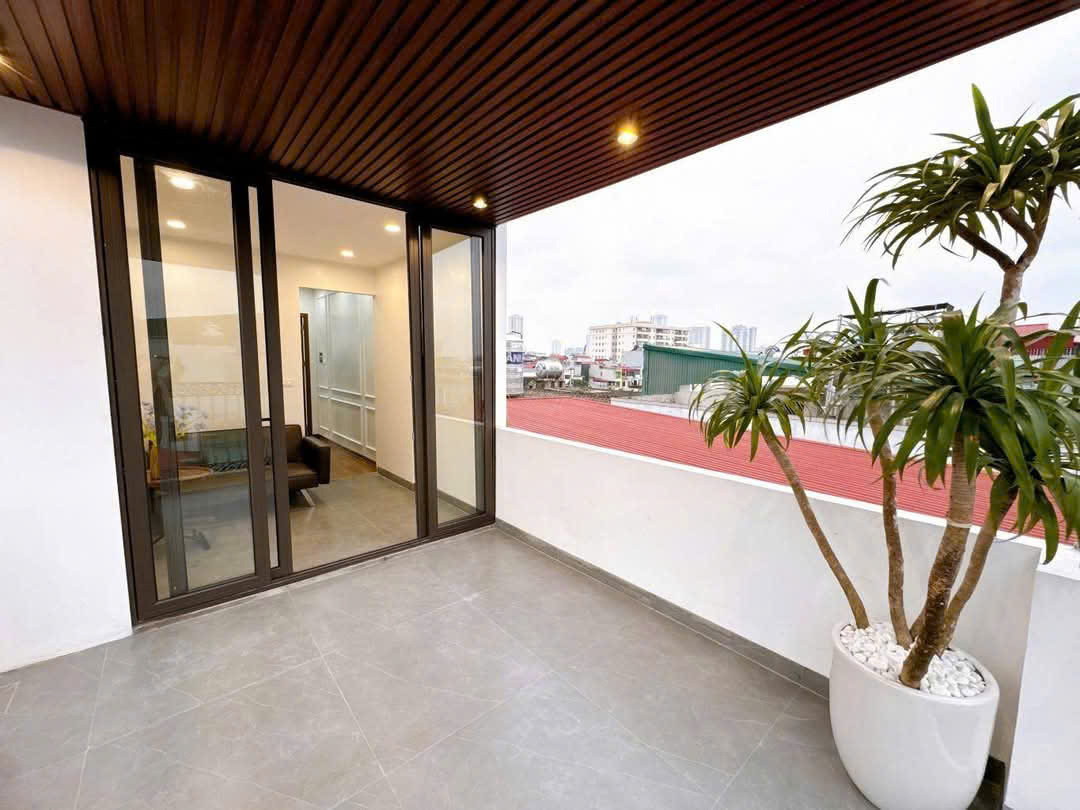 Bán Nhà Đẹp Như Mơ Ô Tô Đỗ Cửa – Có Thang Máy – 2 Mặt Thoáng – Khu Sầm Uất – Full Nội Thất Xịn ĐT - Ảnh 4