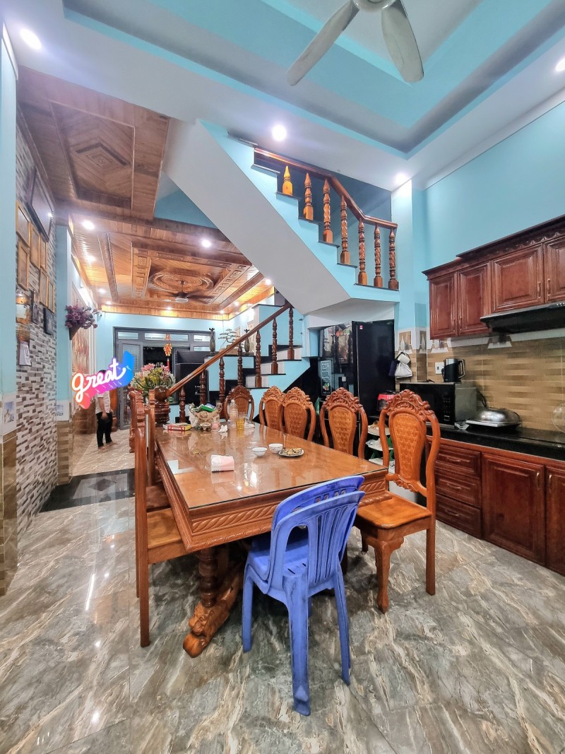 Bán nhà 3 Tấm ĐẸP Dĩ An,nội thất toàn Gõ Đỏ xìn xò con bò,nhà dành cho ĐẠI GIA - Ảnh 1
