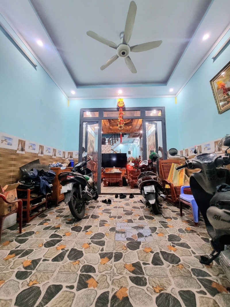 Bán nhà 3 Tấm ĐẸP Dĩ An,nội thất toàn Gõ Đỏ xìn xò con bò,nhà dành cho ĐẠI GIA - Ảnh 2