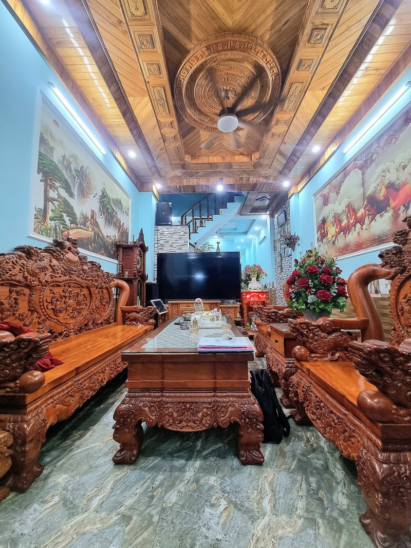 Bán nhà 3 Tấm ĐẸP Dĩ An,nội thất toàn Gõ Đỏ xìn xò con bò,nhà dành cho ĐẠI GIA - Ảnh chính