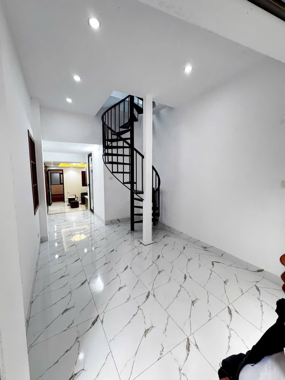Bán Nhà Phố Thịnh Quang 32/50m2 x 4 tầng, mặt ngõ thông rộng, ở sướng kính doanh đỉnh cao, nhà mới - Ảnh chính