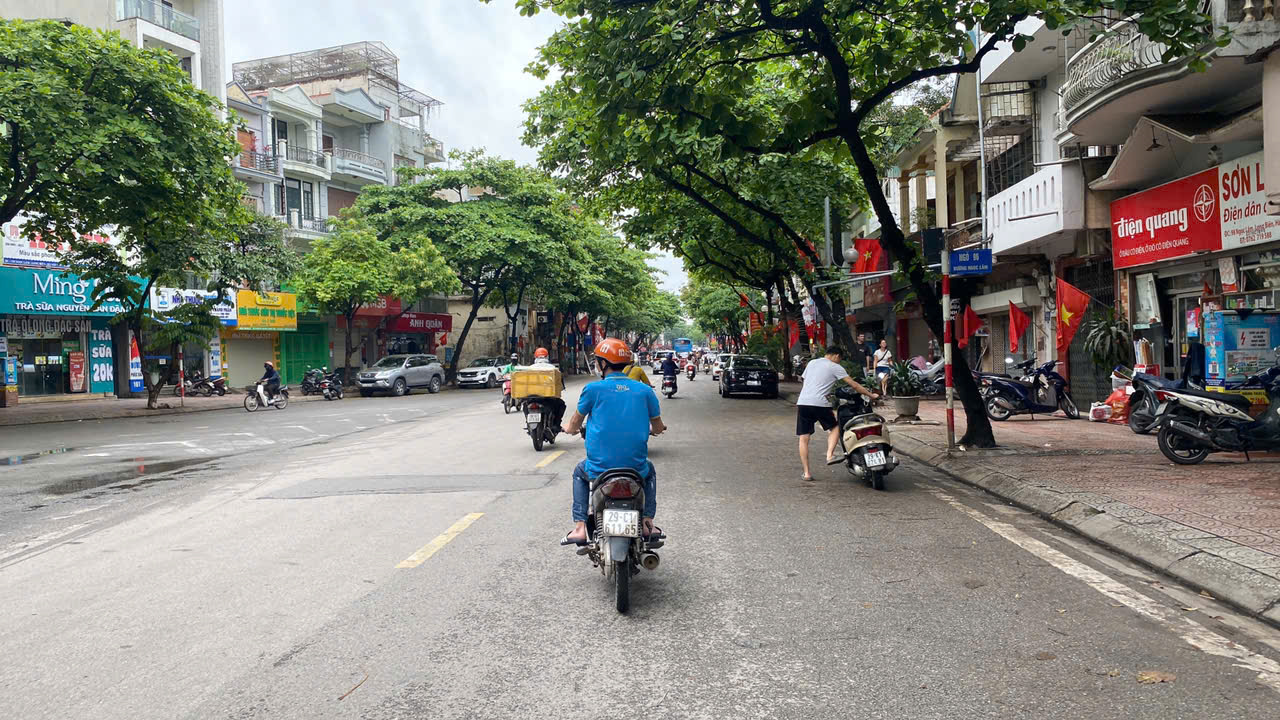 BÁN NHÀ MẶT PHỐ CỔ NGỌC LÂM 115M, 5T, MT5.5M, LÔ GÓC, THANG MÁY, DÒNG TIỀN 100 TRIỆU/THÁNG - Ảnh 1
