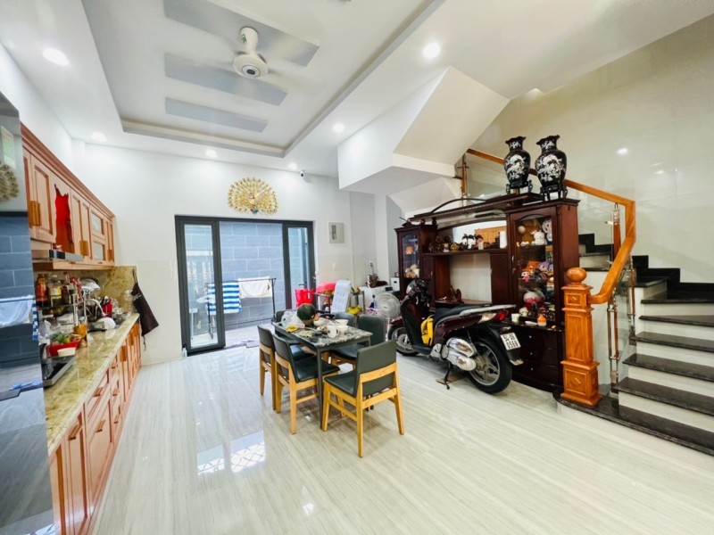 Bán nhà 96m2, 4 tầng, 3PN, Q.2, Lê Đình Quản - 9.15 tỷ - Ảnh 1