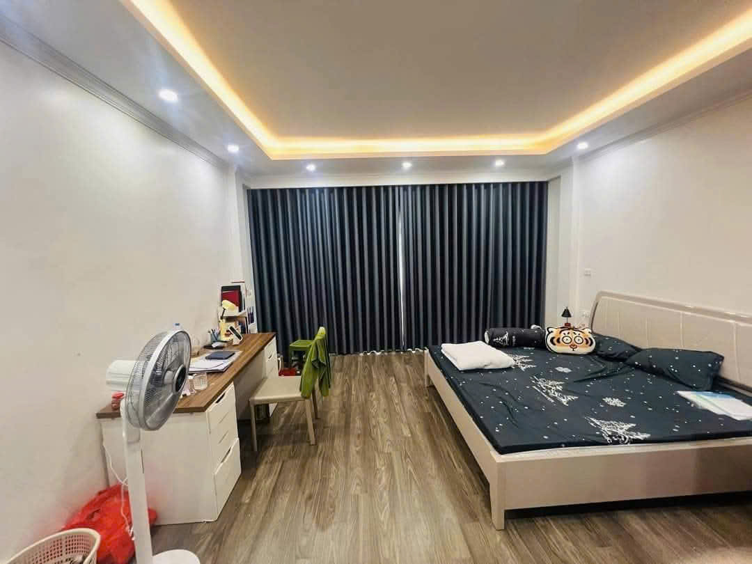 BÁN NHÀ TRẦN QUỐC HOÀN, PHÂN LÔ, ÔTÔ ĐỖ 2 ĐẦU, VỈA HÈ, KINH DOANH ĐỈNH, 41M2 x 5 TẦNG, GIÁ 13 TỶ 750 - Ảnh 2