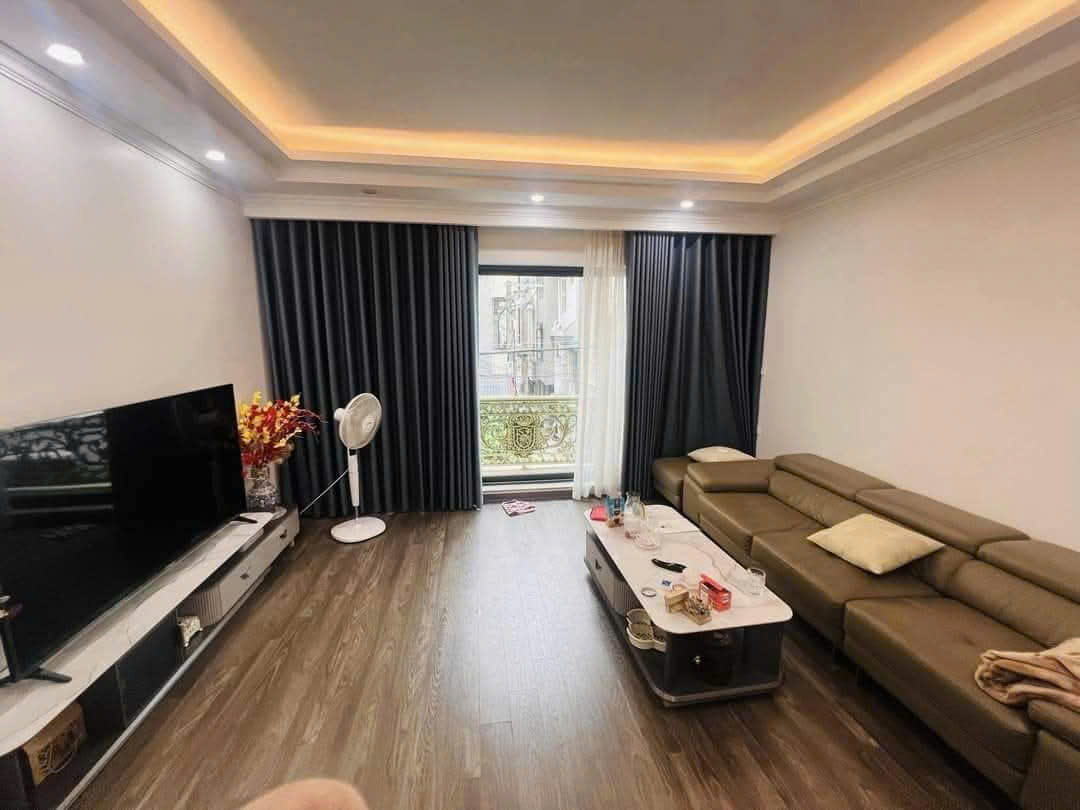 BÁN NHÀ TRẦN QUỐC HOÀN, PHÂN LÔ, ÔTÔ ĐỖ 2 ĐẦU, VỈA HÈ, KINH DOANH ĐỈNH, 41M2 x 5 TẦNG, GIÁ 13 TỶ 750 - Ảnh chính