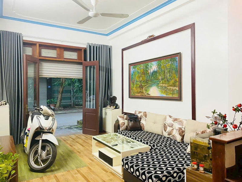 Cần bán 42,3m2 nhà 4 tầng khu TĐC Giang Biên. Đường phân lô bàn cờ, bạt ngàn tiện ích - Ảnh 1