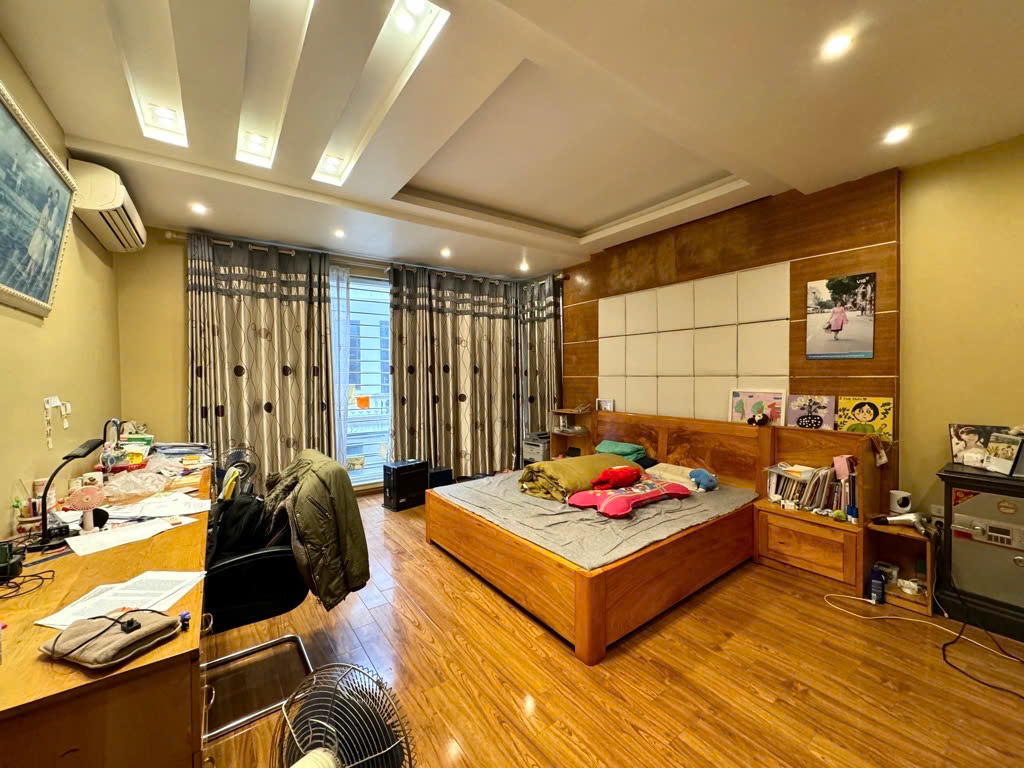 BÁN NHÀ PHỐ NGUYÊN HỒNG - LÔ GÓC 68M² - MT 5.5M - Ô TÔ TRÁNH - KINH DOANH VP - GIÁ 15,8 TỶ - Ảnh 2