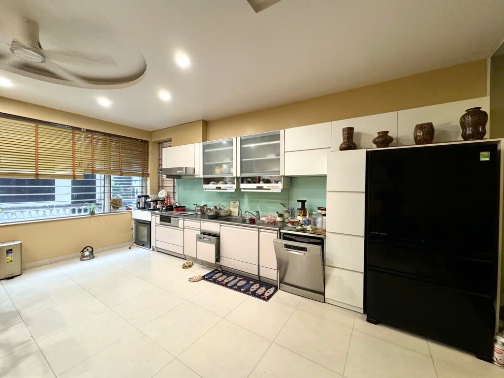 BÁN NHÀ PHỐ NGUYÊN HỒNG - LÔ GÓC 68M² - MT 5.5M - Ô TÔ TRÁNH - KINH DOANH VP - GIÁ 15,8 TỶ - Ảnh 1