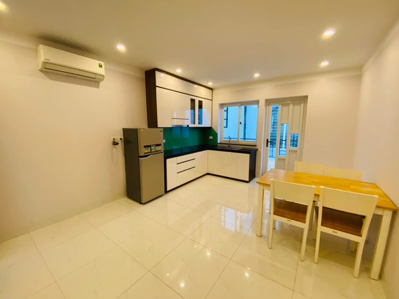 Bán biệt thự khu đô thị Long Việt, Thị Trấn Quang Minh, Mê Linh, 230m2, 3 tầng, 20.9 tỷ - Ảnh 2