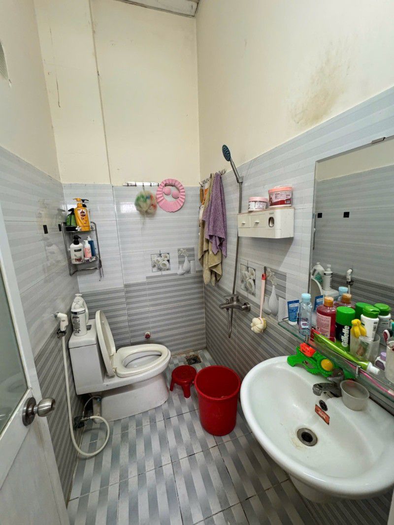 HẺM ÔTÔ GIÁP TÂN BÌNH, NGAY ÂU CƠ - KHUÔNG VIỆT, NHÀ MỚI ĐẸP GẦN 40M2, 2TẦNG, 2PN, LÔ GÓC KO LỘ - Ảnh 3