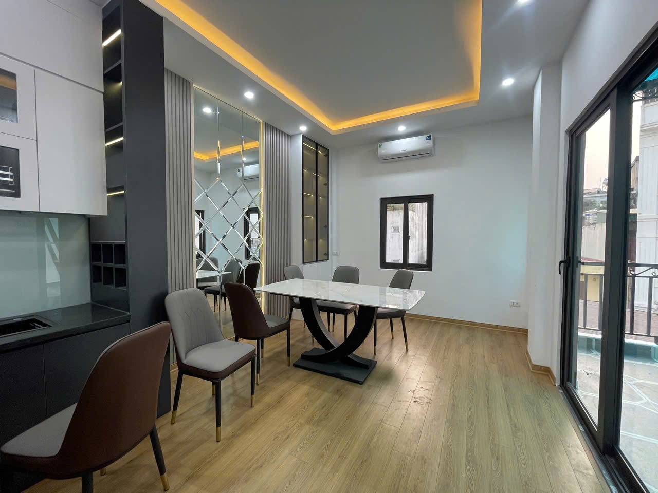 Bán nhà 4PN, 3 tầng, 5m mặt tiền, ở Khương Trung, Thanh Xuân, Hà Nội. Giá 8 tỷ. - Ảnh 2
